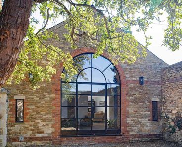 Aluminium Heritage vs. Traditional Steel: The Ultimate Guide to Choosing Your Windows and Doors